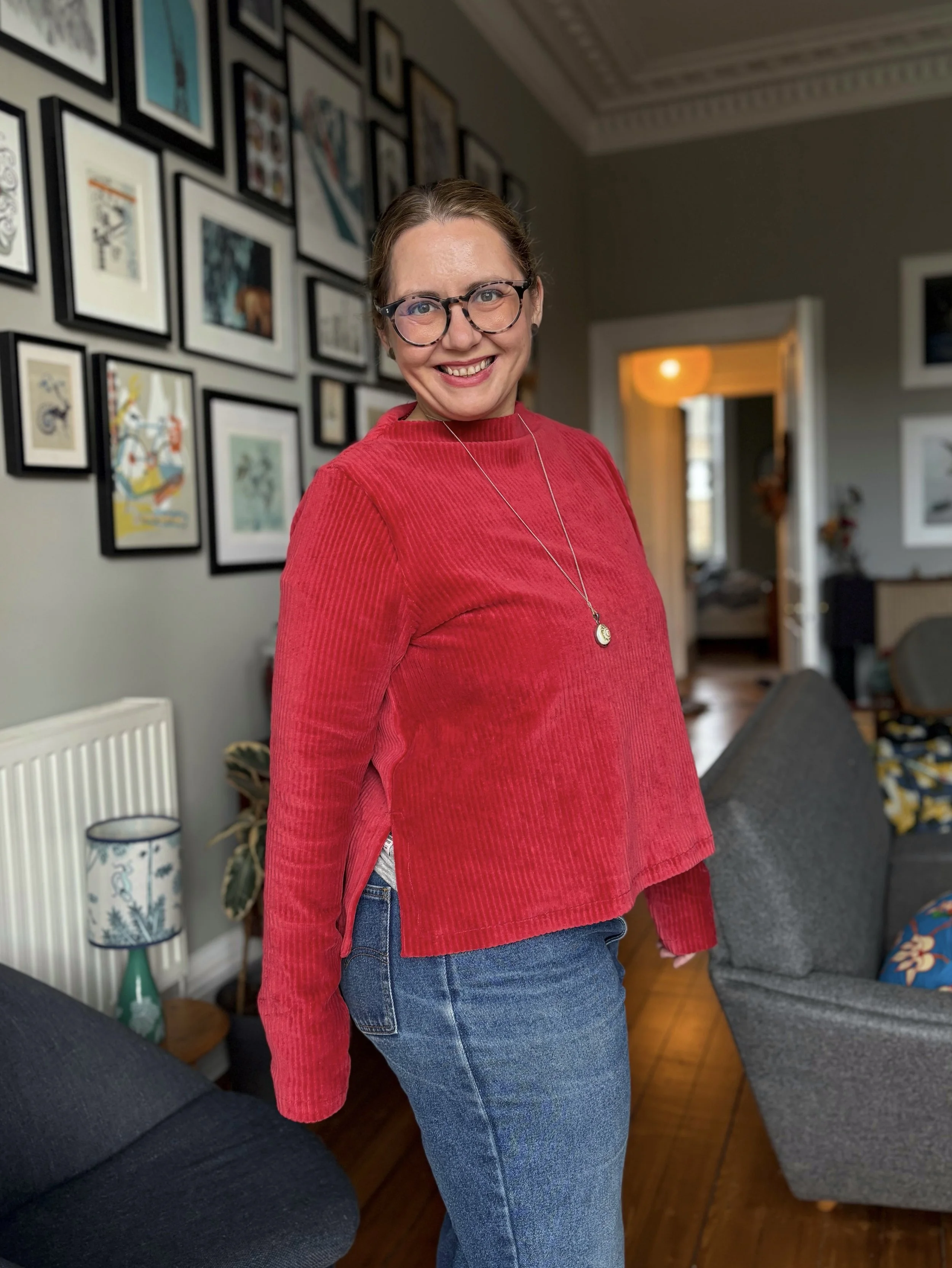 せんよう　　handmade outfit Sew House Seven Toaster sweater in christmassy cord — apple franca
